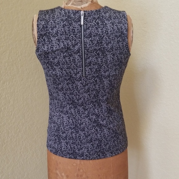 SOLD... MICHAEL KORS BLACK/CREAM SLEEVELESS TOP S - Picture 3 of 5